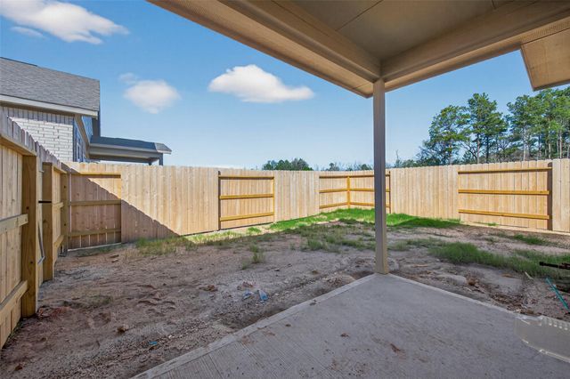 9718 Enclave Ridge Road, Willis, TX 77318