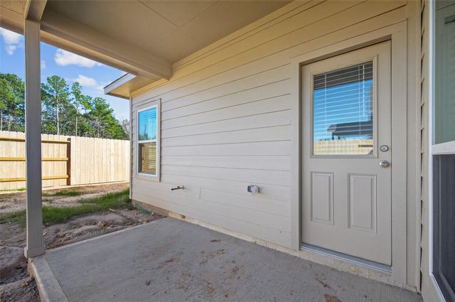 9718 Enclave Ridge Road, Willis, TX 77318