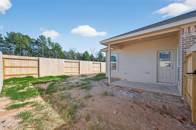 9718 Enclave Ridge Road, Willis, TX 77318