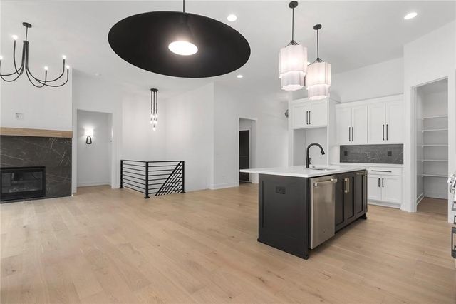 9737 N Lucerne Avenue, Kansas City, MO 64153