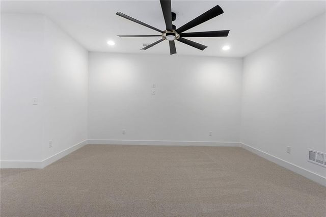 9737 N Lucerne Avenue, Kansas City, MO 64153