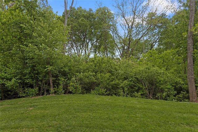 9737 N Lucerne Avenue, Kansas City, MO 64153
