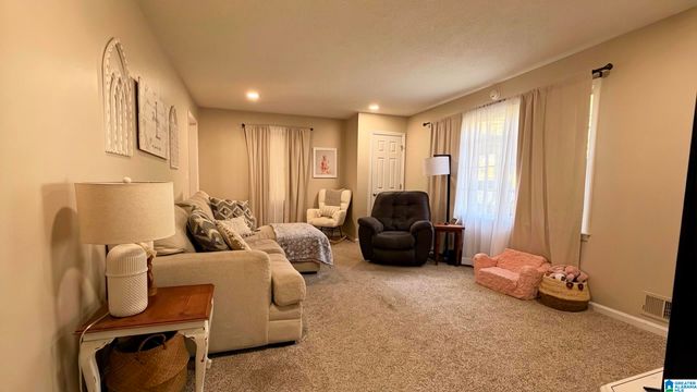 704 PARKER BOULEVARD, Weaver, AL 36277