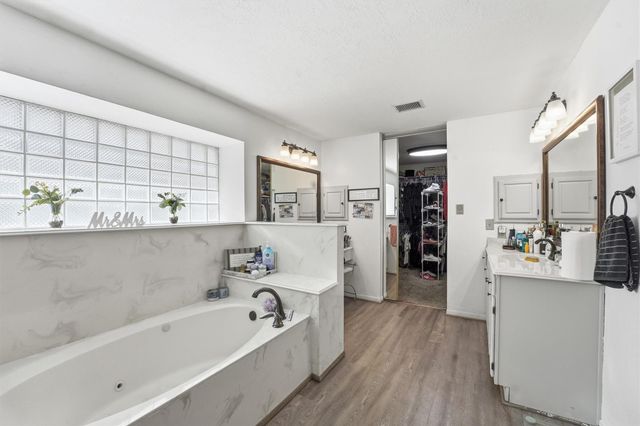 13415 Jessica Lane, Houston, TX 77069