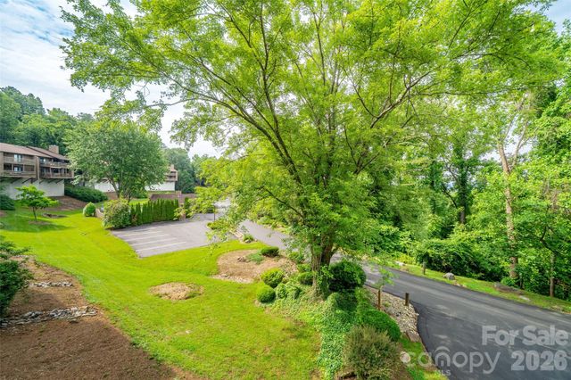 305 Piney Mountain Drive D-1, Asheville, NC 28805