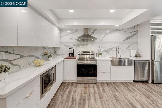 645 645 Keith Ct, Walnut Creek, CA 94597