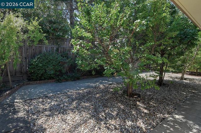 645 645 Keith Ct, Walnut Creek, CA 94597