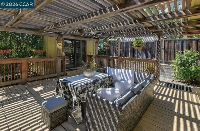 645 645 Keith Ct, Walnut Creek, CA 94597