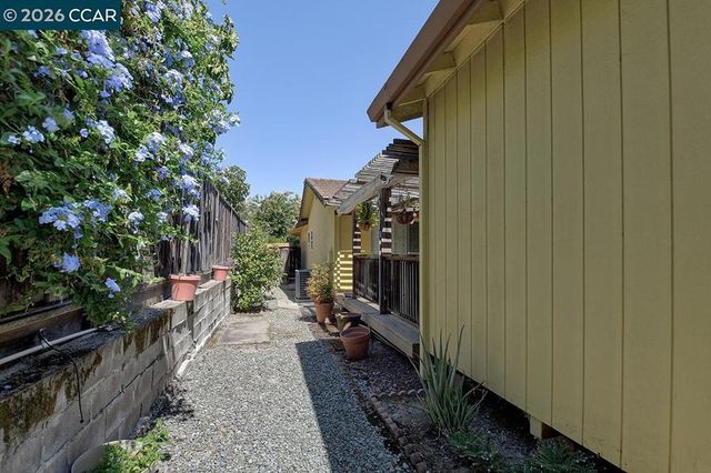 645 645 Keith Ct, Walnut Creek, CA 94597