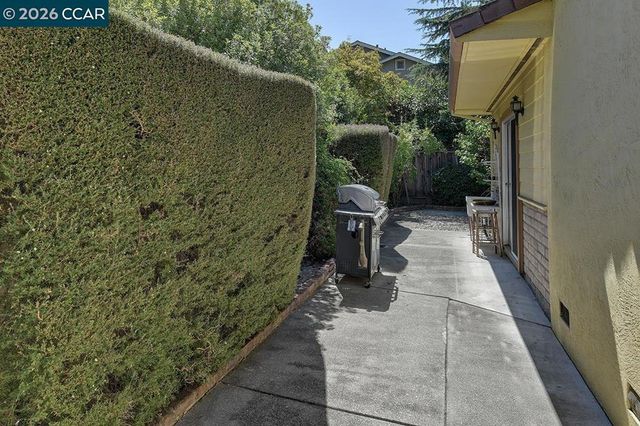 645 645 Keith Ct, Walnut Creek, CA 94597