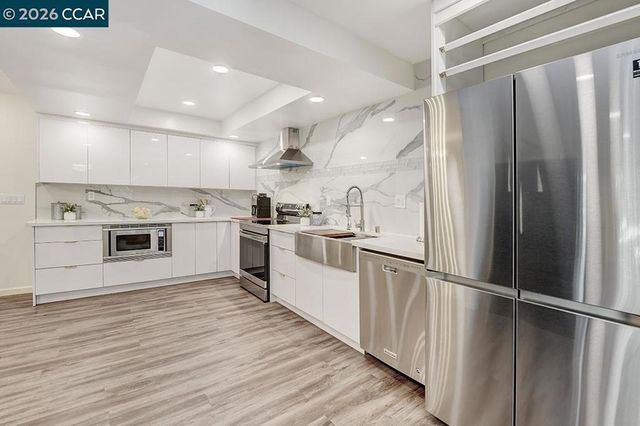 645 645 Keith Ct, Walnut Creek, CA 94597