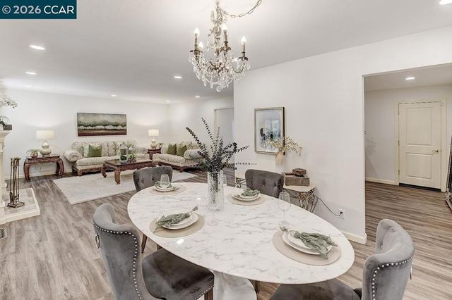 645 645 Keith Ct, Walnut Creek, CA 94597