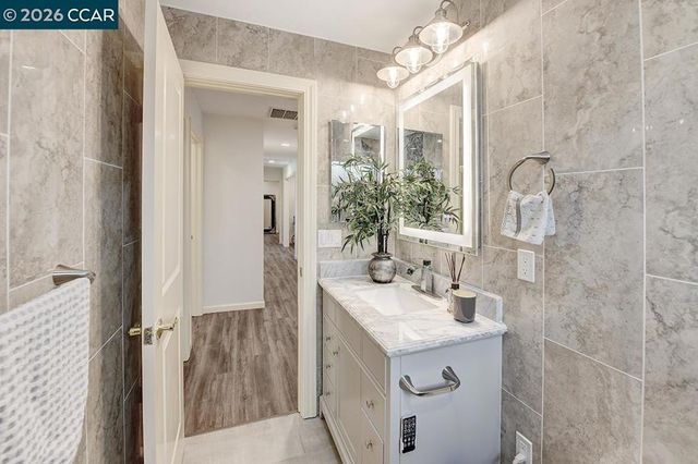 645 645 Keith Ct, Walnut Creek, CA 94597