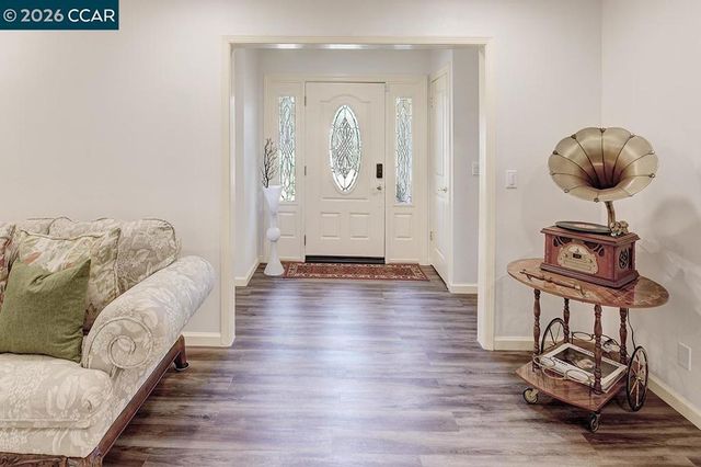 645 645 Keith Ct, Walnut Creek, CA 94597