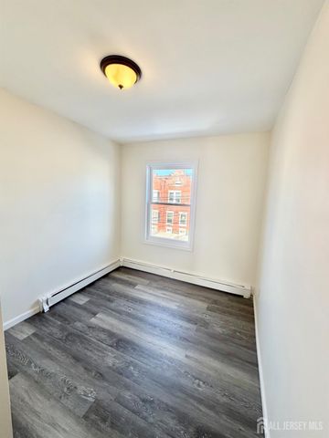 31 Chrome Avenue, Carteret, NJ 07008