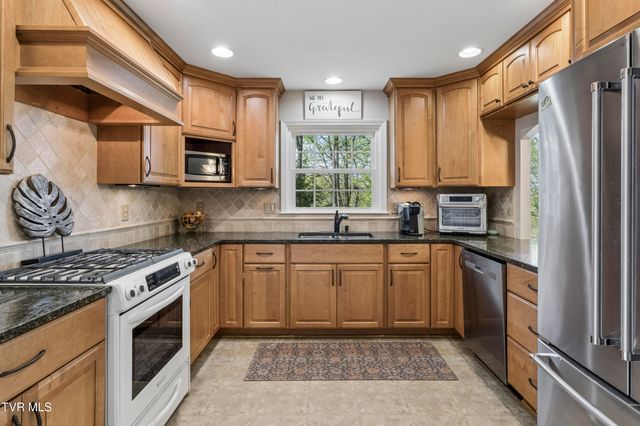 303 Hillside Road, Johnson City, TN 37601