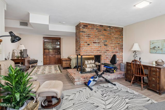 303 Hillside Road, Johnson City, TN 37601