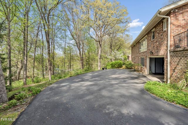 303 Hillside Road, Johnson City, TN 37601