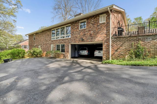 303 Hillside Road, Johnson City, TN 37601