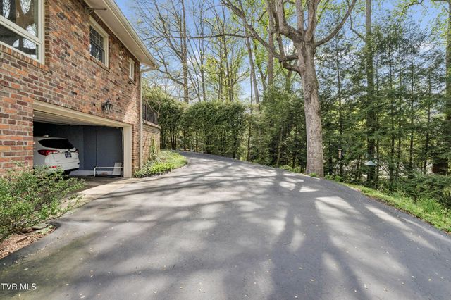 303 Hillside Road, Johnson City, TN 37601