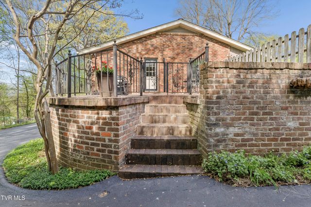 303 Hillside Road, Johnson City, TN 37601