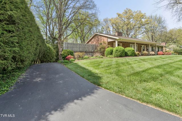 303 Hillside Road, Johnson City, TN 37601