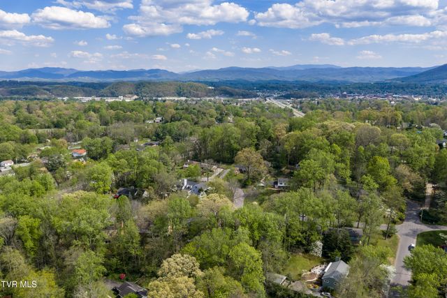 303 Hillside Road, Johnson City, TN 37601