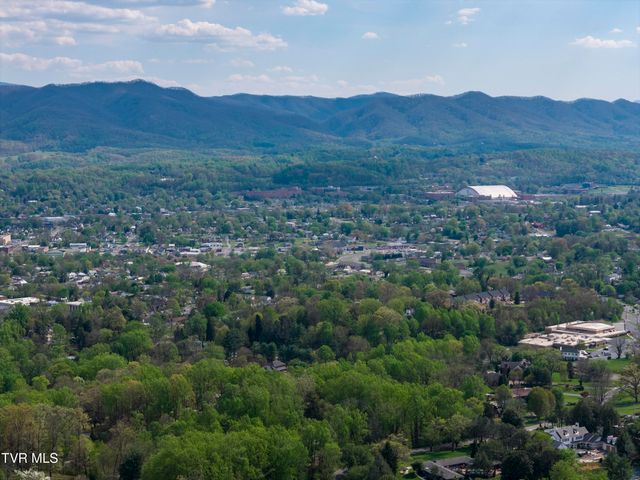 303 Hillside Road, Johnson City, TN 37601