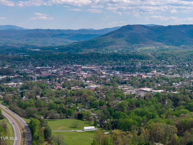 303 Hillside Road, Johnson City, TN 37601