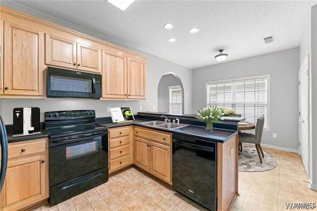 2325 Alexander, Tuscaloosa, AL 35405