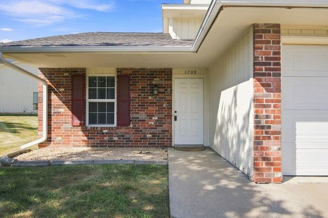 1709 STEAMBOAT LN, Columbia, MO 65201