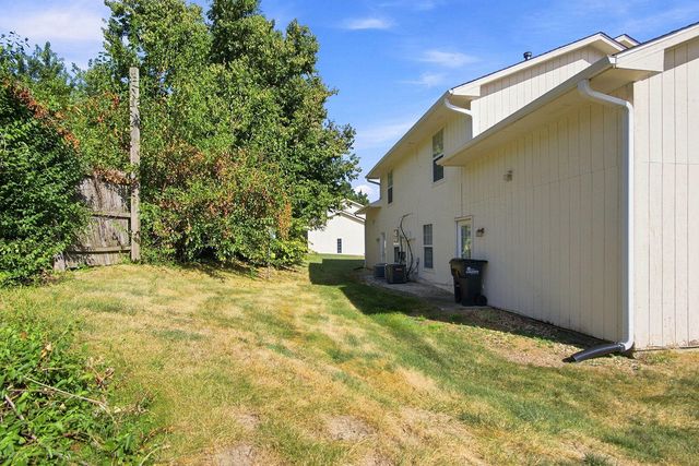 1709 STEAMBOAT LN, Columbia, MO 65201