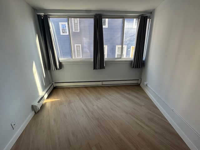 516 Green St 1D, Cambridge, MA 02139