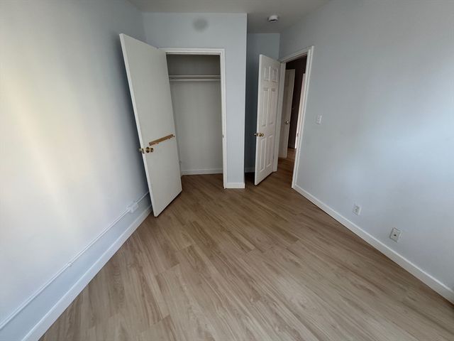 516 Green St 1D, Cambridge, MA 02139
