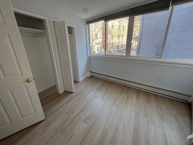 516 Green St 1D, Cambridge, MA 02139