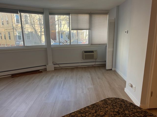 516 Green St 1D, Cambridge, MA 02139