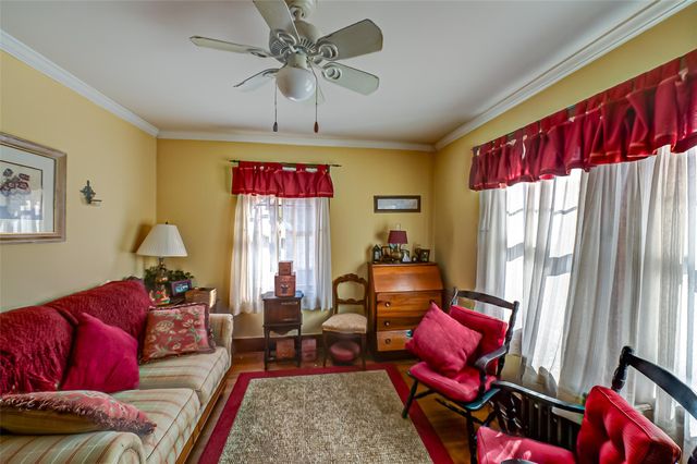 508 W Broadway, Port Jefferson, NY 11777