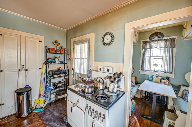 508 W Broadway, Port Jefferson, NY 11777