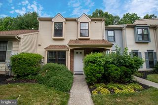 10 DEVON CT, Robbinsville, NJ 08691
