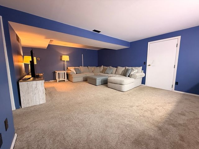 35 Catherine Drive, Peabody, MA 01960