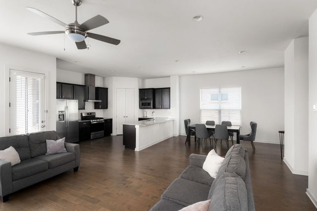 1531 N Red Bud LN 8, Round Rock, TX 78665