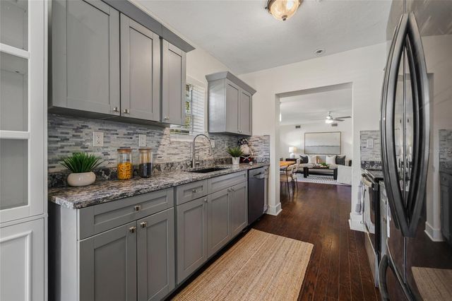 300 E IDLEWILD AVENUE, Tampa, FL 33604