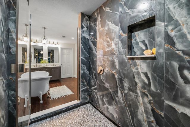 300 E IDLEWILD AVENUE, Tampa, FL 33604