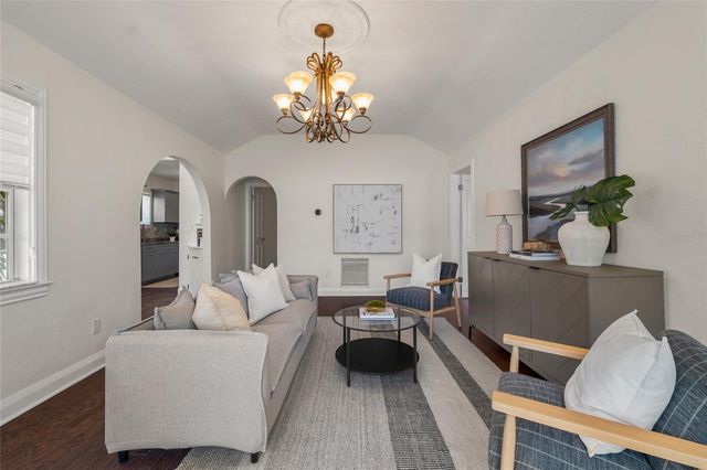 300 E IDLEWILD AVENUE, Tampa, FL 33604