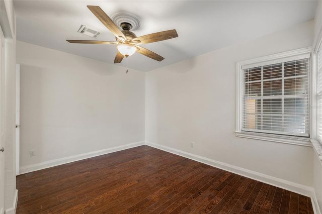 300 E IDLEWILD AVENUE, Tampa, FL 33604