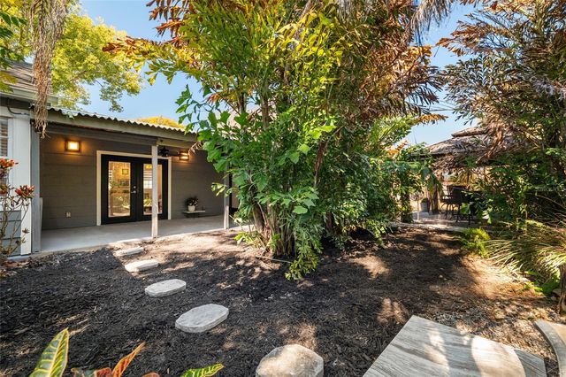 300 E IDLEWILD AVENUE, Tampa, FL 33604