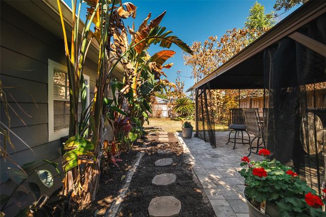 300 E IDLEWILD AVENUE, Tampa, FL 33604