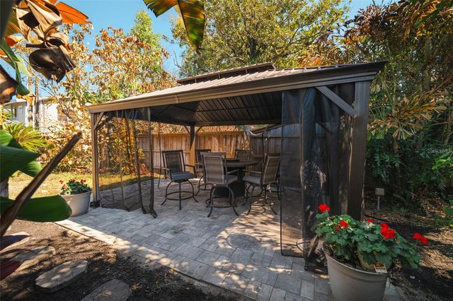 300 E IDLEWILD AVENUE, Tampa, FL 33604