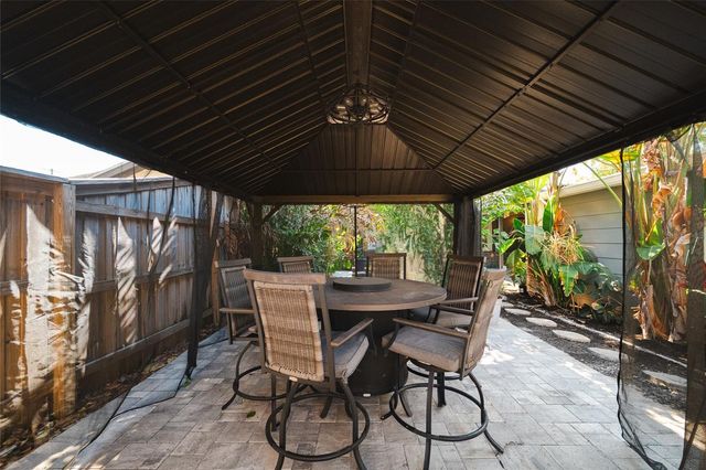 300 E IDLEWILD AVENUE, Tampa, FL 33604