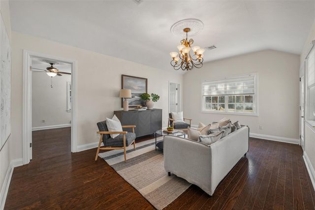 300 E IDLEWILD AVENUE, Tampa, FL 33604